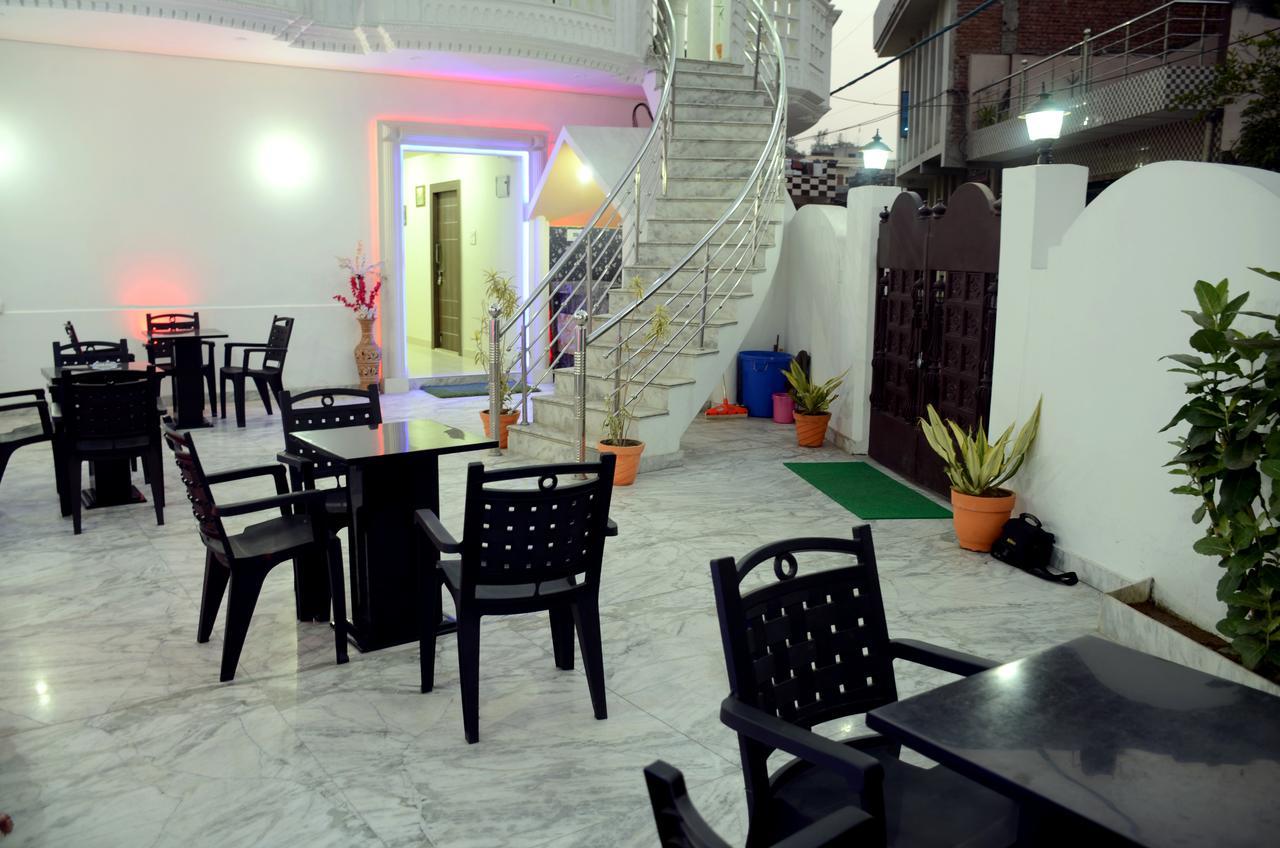 Taj Square A Luxurious Family Homestay Agra  Ngoại thất bức ảnh