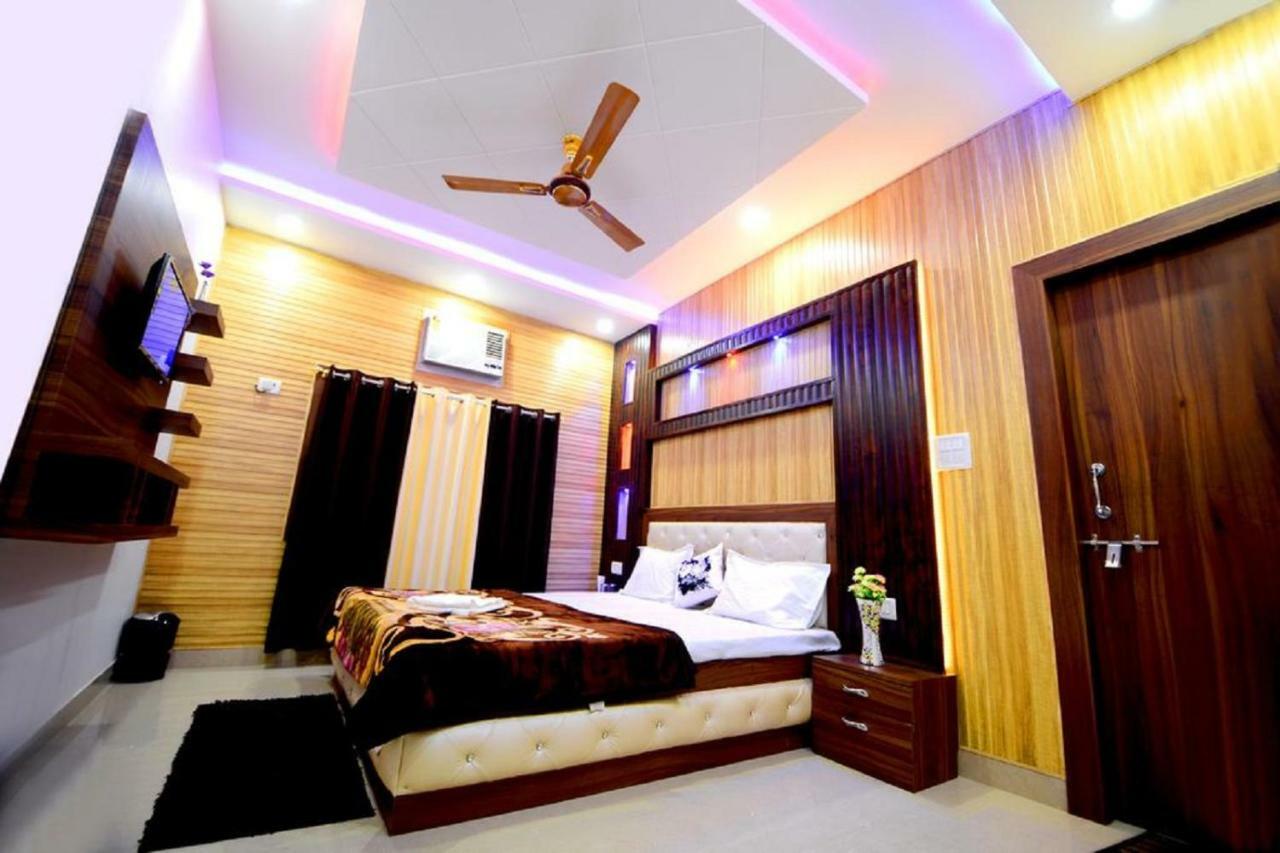 Taj Square A Luxurious Family Homestay Agra  Ngoại thất bức ảnh